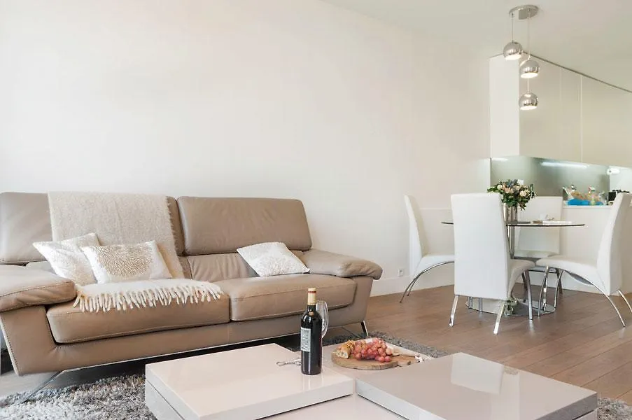 Two Bedroom Luxury Apartment - Balcony With View Of Notre Dame Paris