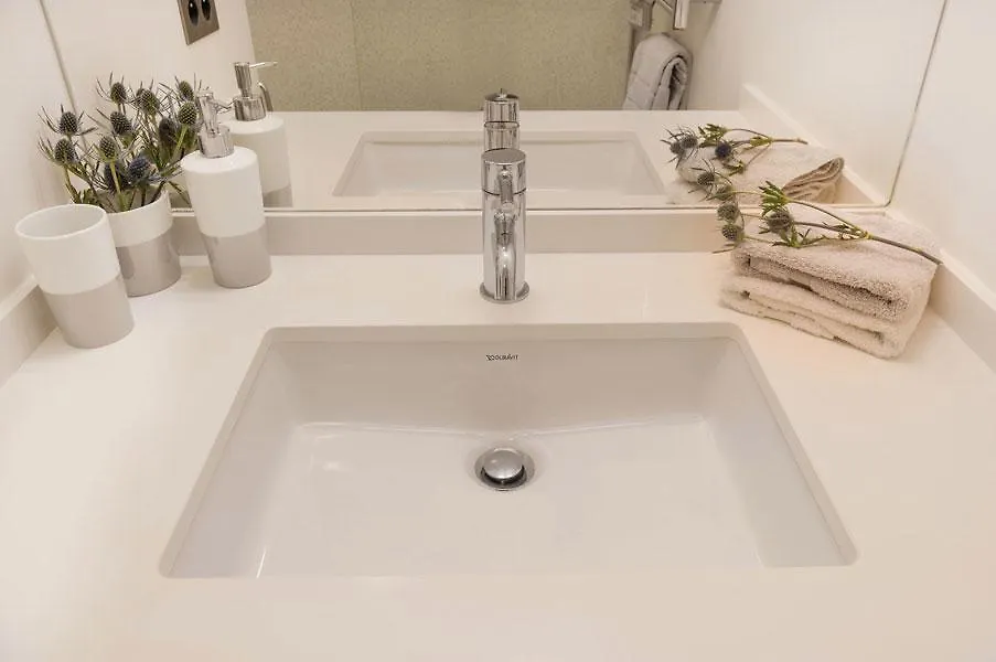 Two Bedroom Luxury Apartment - Balcony With View Of Notre Dame Paris