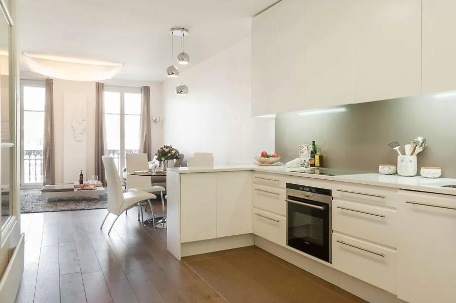 Two Bedroom Luxury Apartment - Balcony With View Of Notre Dame Paris
