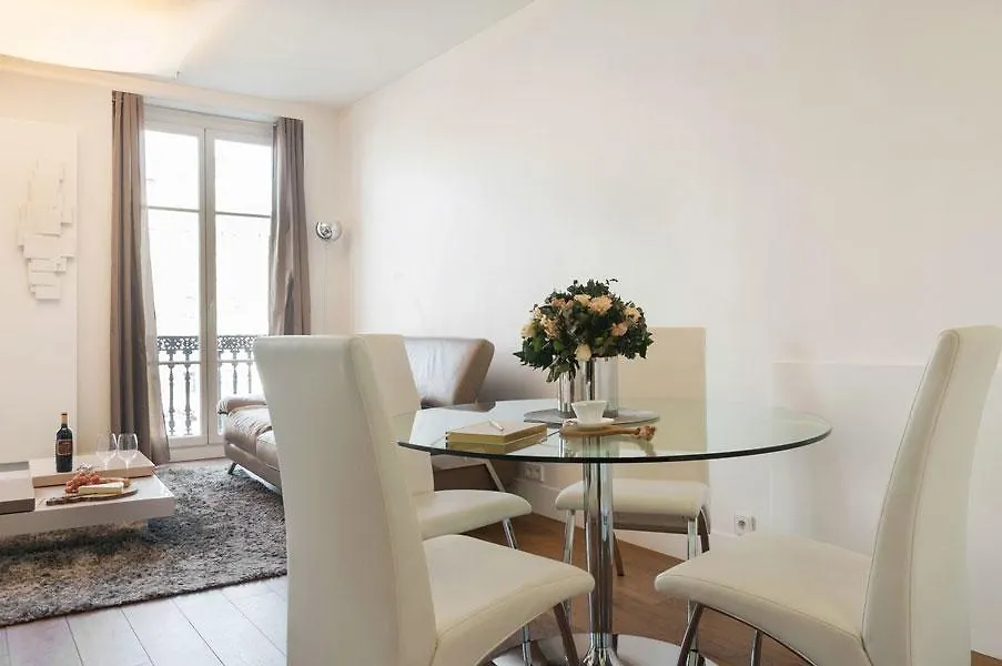 Two Bedroom Luxury Apartment - Balcony With View Of Notre Dame Paris France