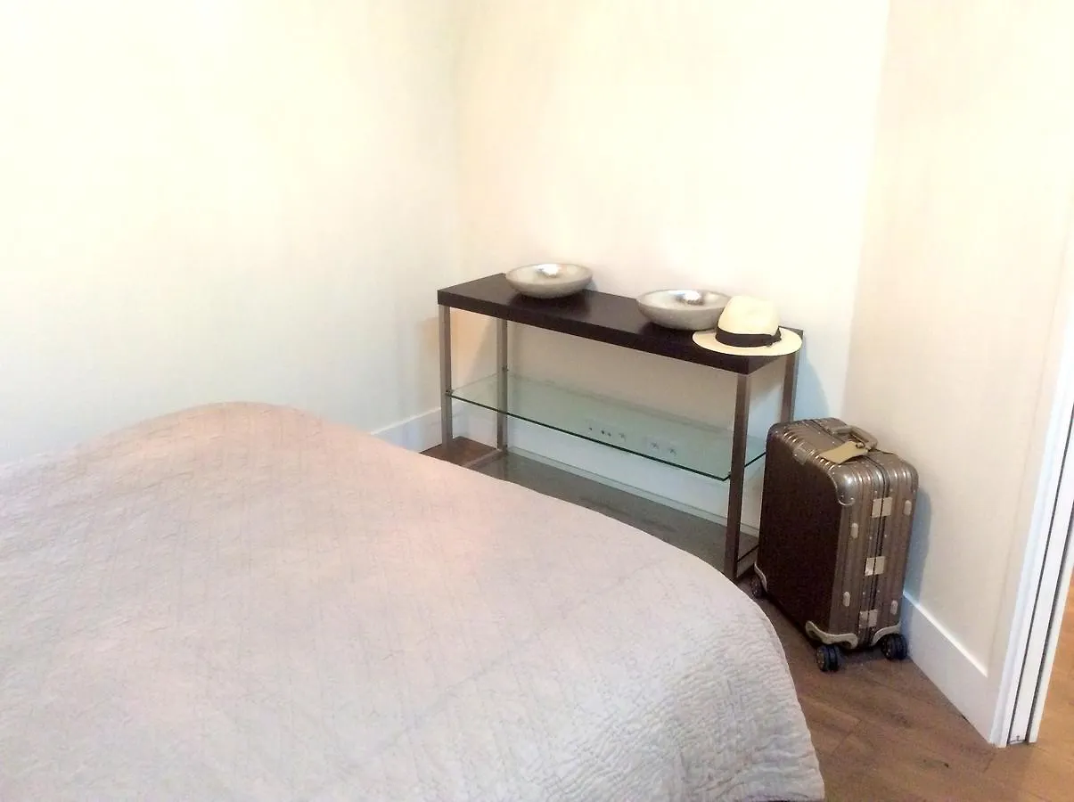 Two Bedroom Luxury Apartment - Balcony With View Of Notre Dame Paris