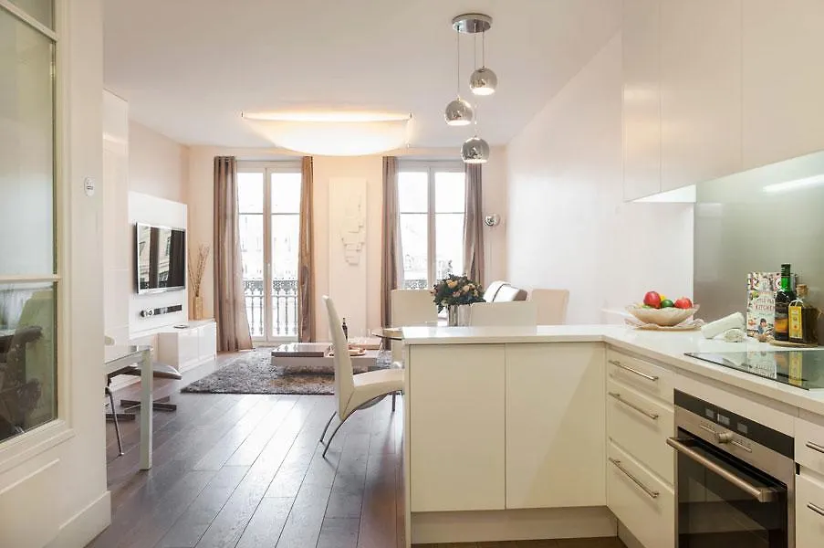 Two Bedroom Luxury Apartment - Balcony With View Of Notre Dame Paris 0*,
