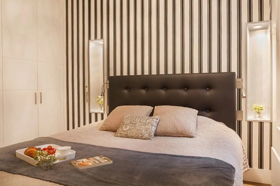 Two Bedroom Luxury Apartment - Balcony With View Of Notre Dame Paris