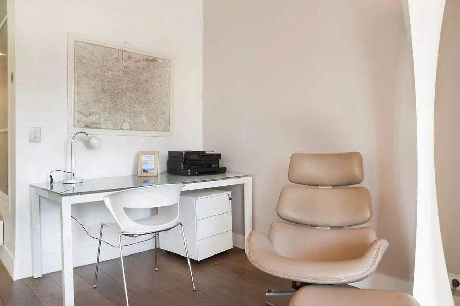 Two Bedroom Luxury Apartment - Balcony With View Of Notre Dame Paris