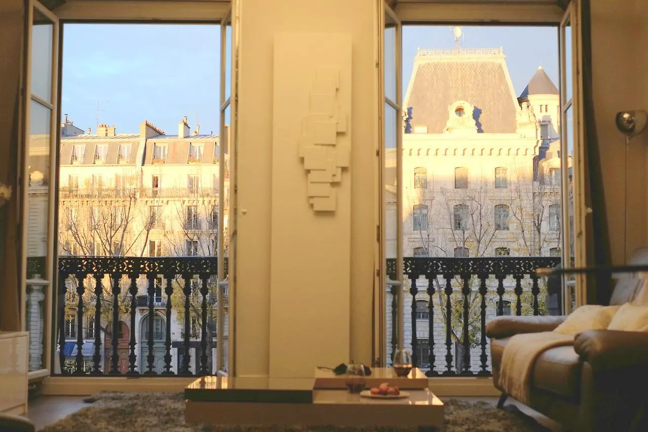Two Bedroom Luxury Apartment - Balcony With View Of Notre Dame Paris
